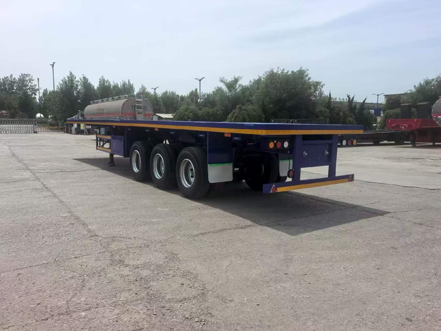 Three-axle trailer photographed for chassis and running-gear review